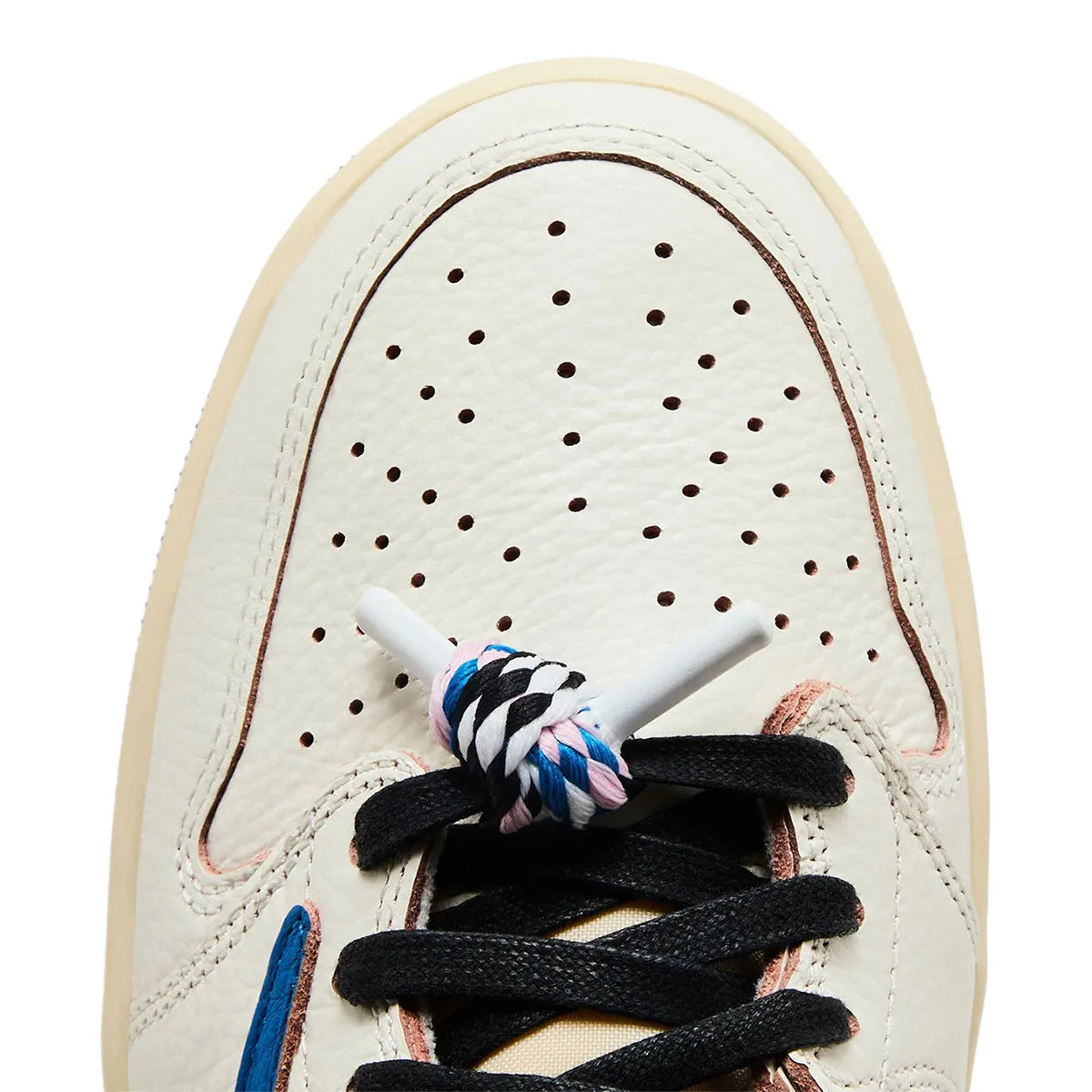Baskets Jordan 1 Low OG SP Travis Scott x Fragment – coloris Sail Military Blue avec Swoosh inversé