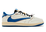 Baskets Jordan 1 Low OG SP Travis Scott x Fragment – coloris Sail Military Blue avec Swoosh inversé