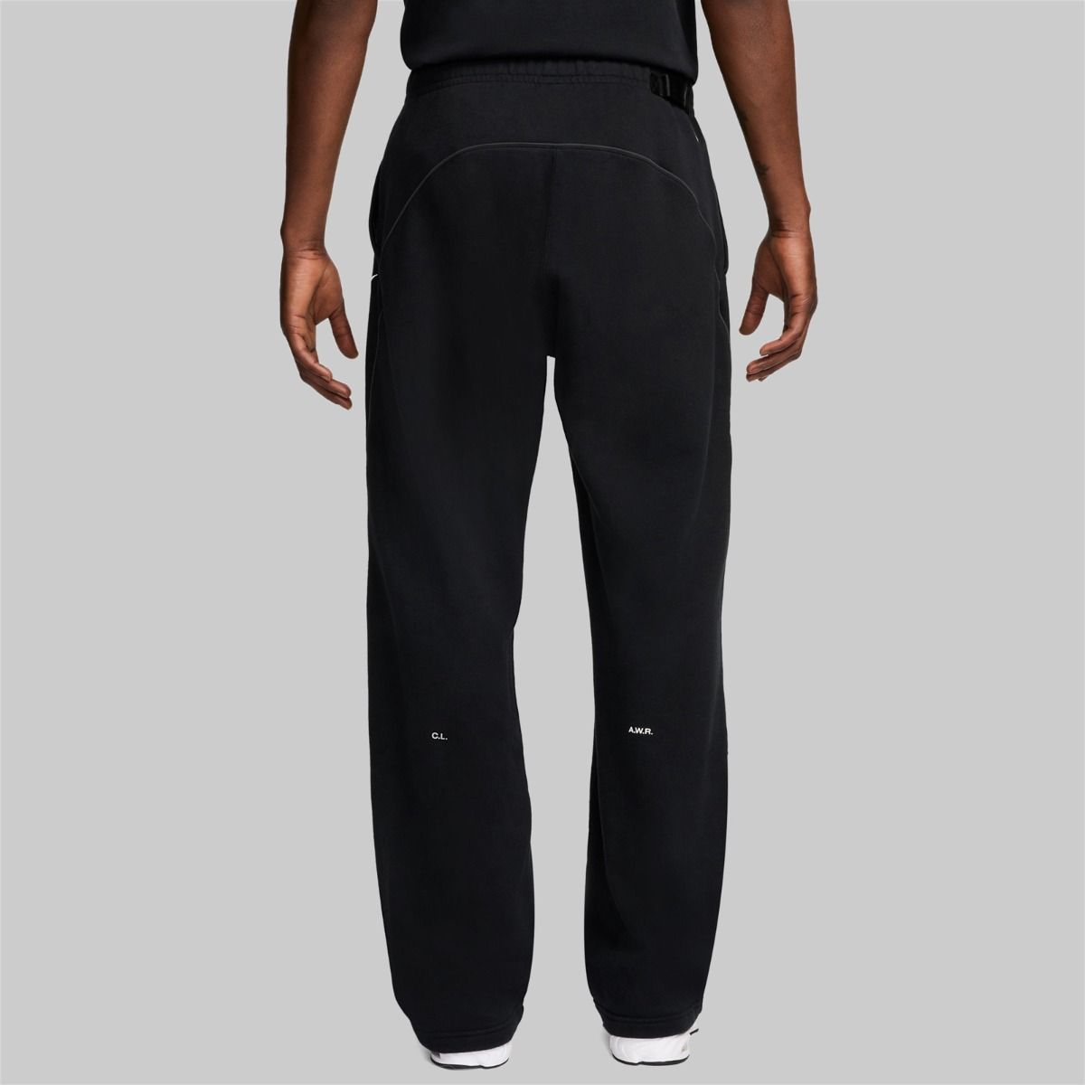 Nike x NOCTA Fleece CS Sweatpant Anthracite/Iron Grey, pantalon fleece gris anthracite avec poches zippées et détails réfléchissants NOCTA.