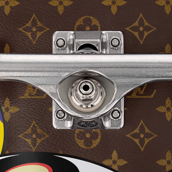 globalsneakers--louis-vuitton-lv-x-tm-superflat-characters-skateboard--GI1320_PM1_Other_view.webp