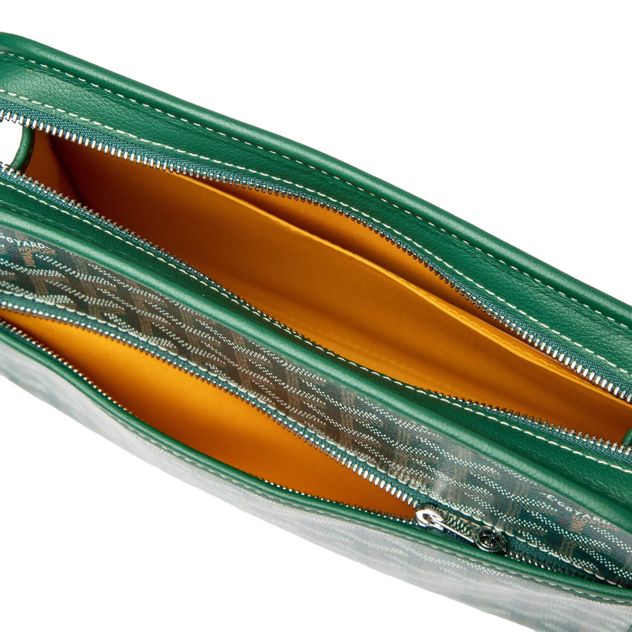 Goyard Jouvence Toiletry Bag MM Green, trousse de toilette verte en toile Goyardine avec détails en cuir et finition palladium.