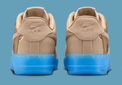 Sneakers Nike Air Force 1 Low Protro Kobe Bryant Linen beige en cuir premium avec détails signature et amorti Air iconique