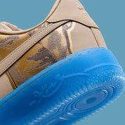 Sneakers Nike Air Force 1 Low Protro Kobe Bryant Linen beige en cuir premium avec détails signature et amorti Air iconique