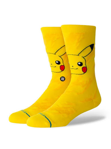 Stance Pikachu Bolt Crew jaune, chaussettes montantes Pokémon avec Pikachu, joues rouges, motif éclair et coupe Crew confortable.