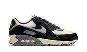 Sneakers Nike Air Max 90 QS Smoke Grey en matières premium avec effet crocodile embossé et unité Air visible