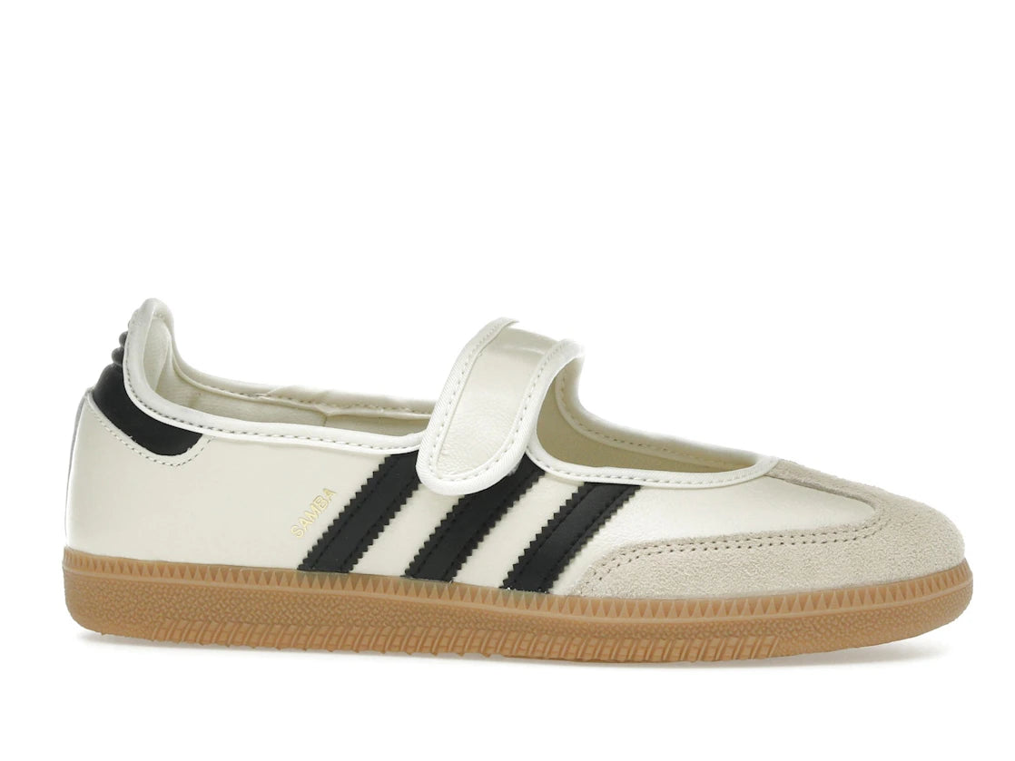 Sneaker adidas Samba Jane Cream Black Gum en cuir crème avec bandes noires, bride Mary Jane et semelle gomme rétro emblématique.Vue de profil