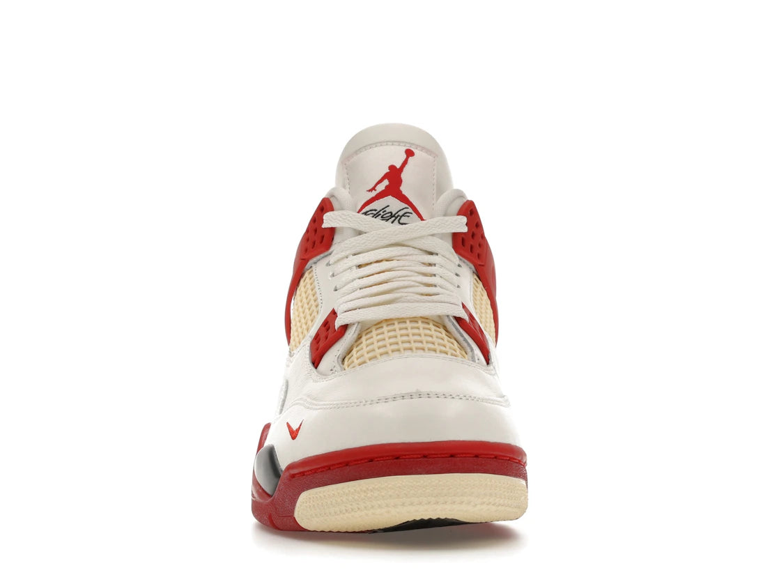 Sneaker Air Jordan 4 Nigel Sylvester Brick By Brick rouge brique en suède premium avec semelle Air visible et détails OG iconiques.