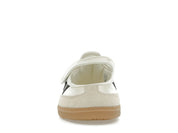 Sneaker adidas Samba Jane Cream Black Gum en cuir crème avec bandes noires, bride Mary Jane et semelle gomme rétro emblématique.Vue de face