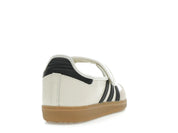 Sneaker adidas Samba Jane Cream Black Gum en cuir crème avec bandes noires, bride Mary Jane et semelle gomme rétro emblématique.Vue coter arrières 