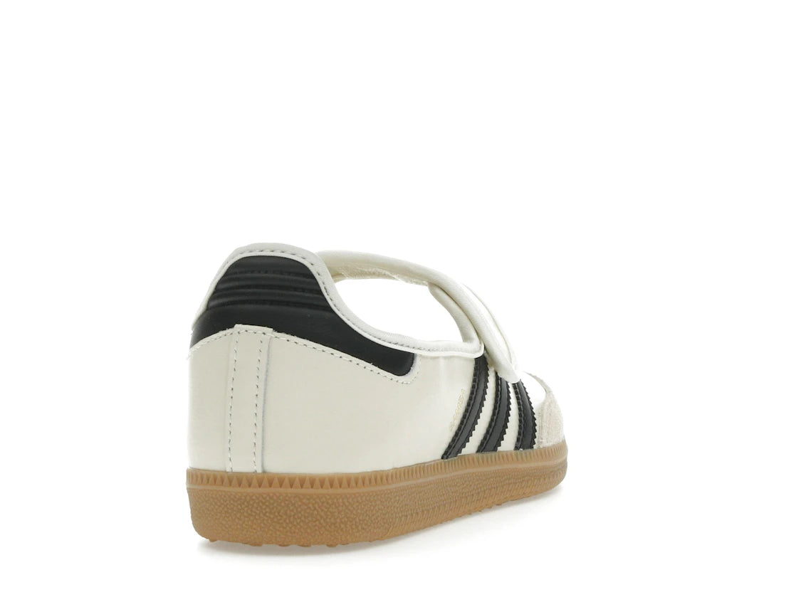 Sneaker adidas Samba Jane Cream Black Gum en cuir crème avec bandes noires, bride Mary Jane et semelle gomme rétro emblématique.Vue coter arrières 