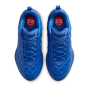 
Nike Book 2 Just Book avec tige en mesh technique respirant, renforts synthétiques, silhouette basse de basketball et semelle extérieure à traction multidirectionnelle.