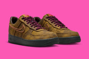 Sneakers Nike Air Force 1 Low 07 QS Desert Moss et rose en matière bouclée avec semelle Air et détails contrastés