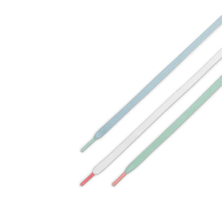 Image de la Jordan 2 Rétro J Balvin, sneaker en cuir blanc avec dégradés pastel, logo Wings iridescent et smiley brodé au talon. (lacets)