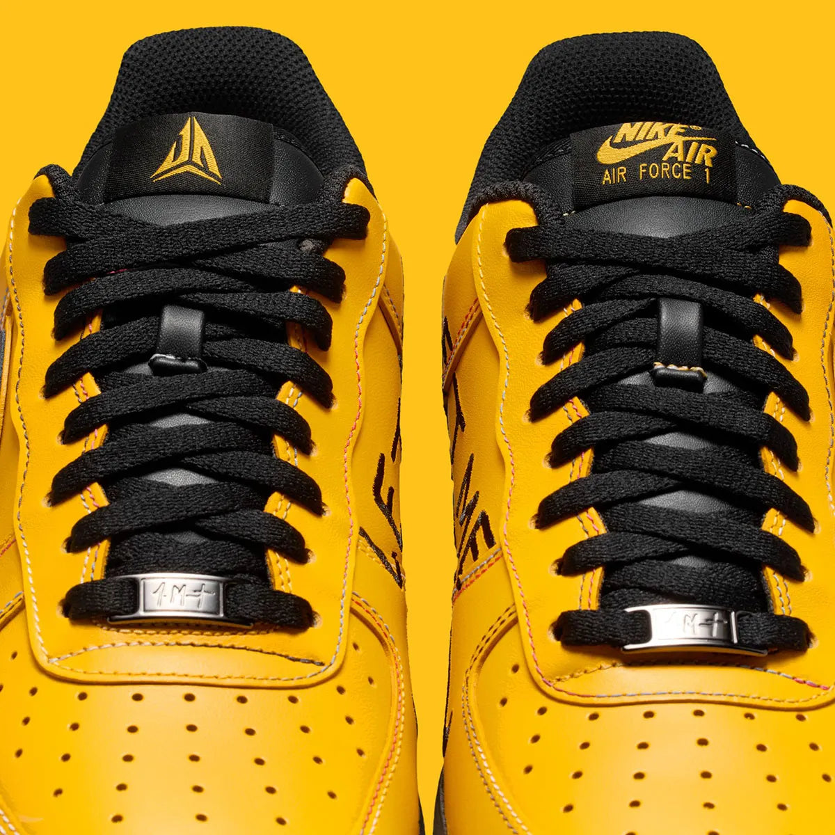 Sneakers Nike Air Force 1 Low Ja Morant Let Me Be Ja noires en cuir premium avec détails graphiques signature et amorti Air