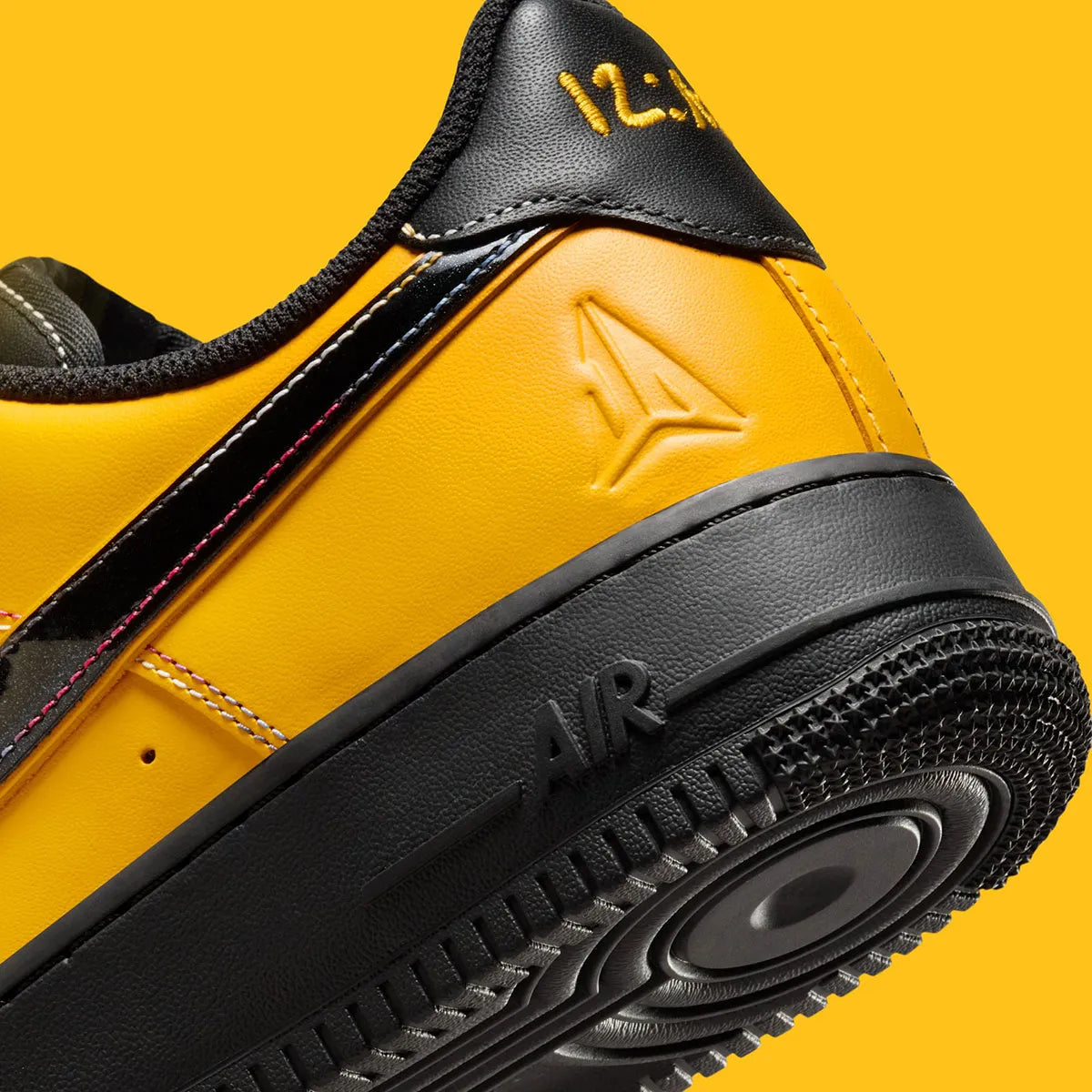 Sneakers Nike Air Force 1 Low Ja Morant Let Me Be Ja noires en cuir premium avec détails graphiques signature et amorti Air