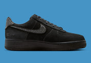 Sneakers Nike Air Force 1 Low LX en cuir premium avec cristaux Swarovski, design signature Ja Morant et amorti Air encapsulé.