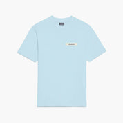 
Tee-shirt JACQUEMUS Gros Grain bleu clair en coton premium, avec col rond côtelé, détail Gros Grain signature et coupe régulière au style minimaliste.