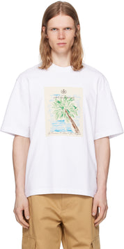 TEE SHIRT JACQUEMUS BLANC A LOGO IMPRIME BLANC SUR L'AVANT DU TEE-SHIRT AVEC UN DESSIN DE PALMIER SUR LA PLAGE