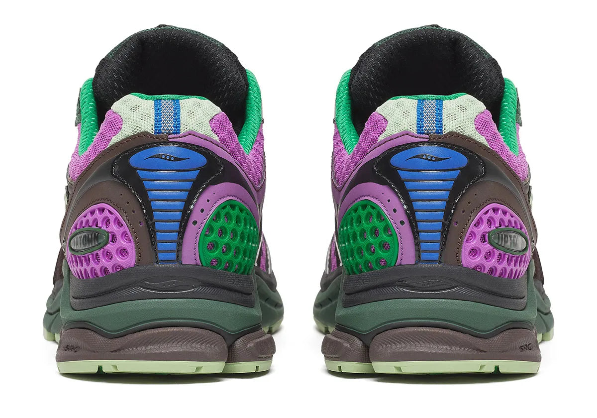 Saucony ProGrid Triumph 4 Jae Tips “Flowers Grow Uptown Perilla” violet brun vert multi-couleur avec amorti ProGrid.