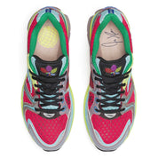 Saucony ProGrid Triumph 4 Jae Tips “Poison Ivy” en mesh Peach/Poison Ivy avec motifs floraux multicolores et amorti ProGrid.