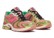 Saucony ProGrid Triumph 4 Jae Tips “Virginia Creeper” en mesh Peach/Leaf avec motifs floraux multicolores et amorti ProGrid.