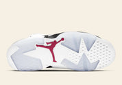 Air Jordan 6 Retro Carmine 2021 CT8529-106 en cuir blanc et nubuck rouge Carmine avec détails noirs, Nike Air et semelle translucide vue de dessous. 