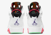 Air Jordan 6 Retro Hare CT8529-062 en cuir blanc et gris avec accents True Red, détails noirs, lace lock et semelle extérieure translucide.