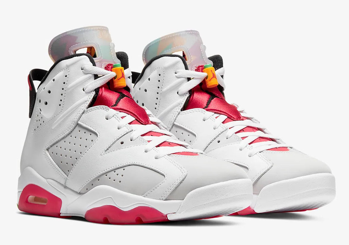 Air Jordan 6 Retro Hare CT8529-062 en cuir blanc et gris avec accents True Red, détails noirs, lace lock et semelle extérieure translucide.