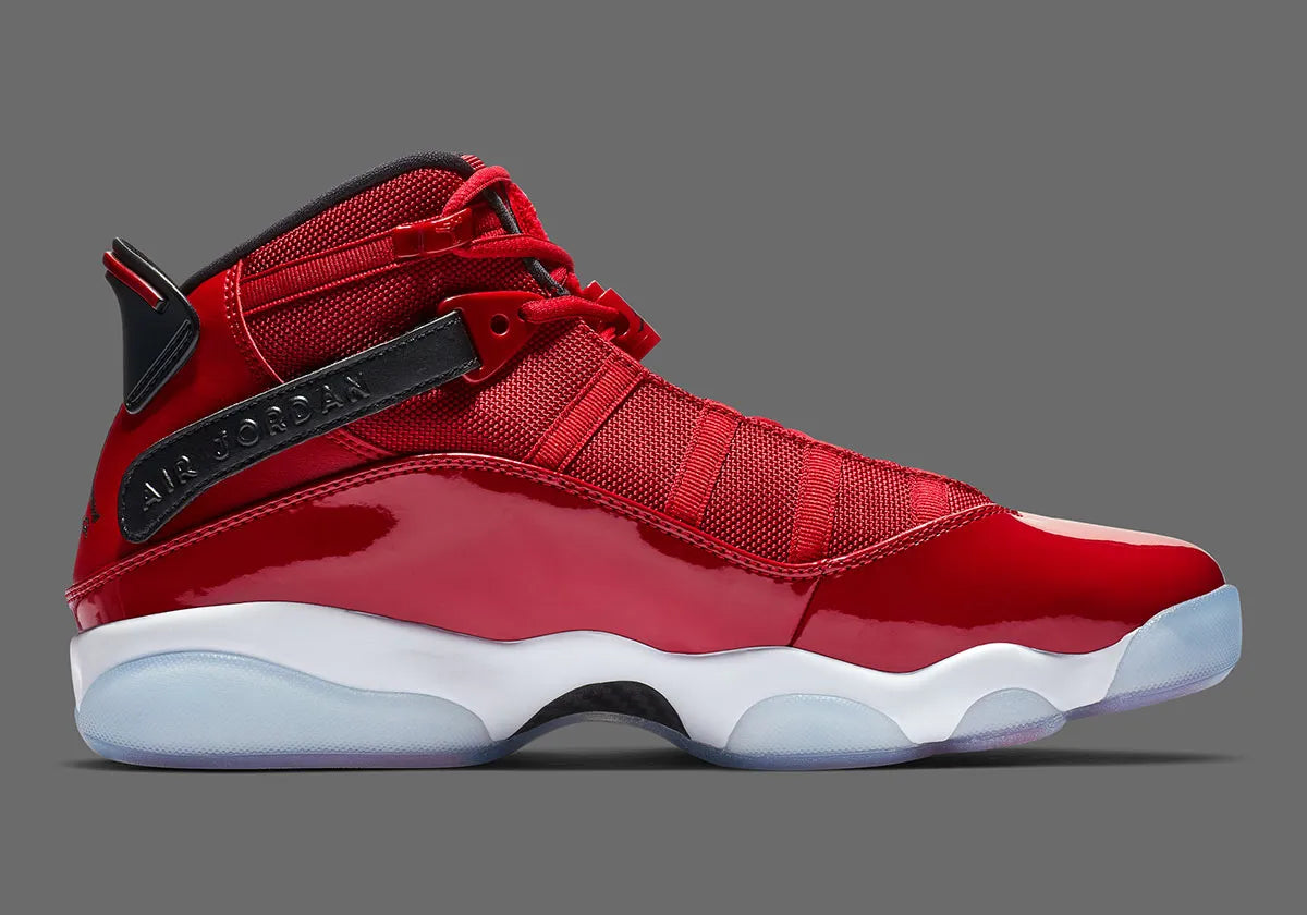 Air Jordan 6 Rings Gym Red 322992-601 rouge, noire et blanche avec empiècements brillants, mesh et silhouette basketball hybride.