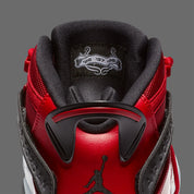 Air Jordan 6 Rings Gym Red 322992-601 rouge, noire et blanche avec empiècements brillants, mesh et silhouette basketball hybride.