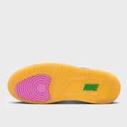 Air Jordan 3 Brazil jaune et verte avec print elephant et semelle Air visible iconique. vue semelle
