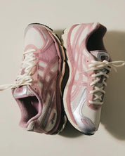 Sneakers ASICS Gel-Kayano 12.1 Kith Quartz en mesh respirant avec TPU translucide, amorti GEL® et design premium co-brandé.Vue de haut 