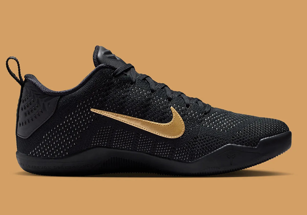 Sneaker Nike Kobe 11 Elite Low Protro noire avec détails dorés en Flyknit et semelle performance React et Air Zoom iconique