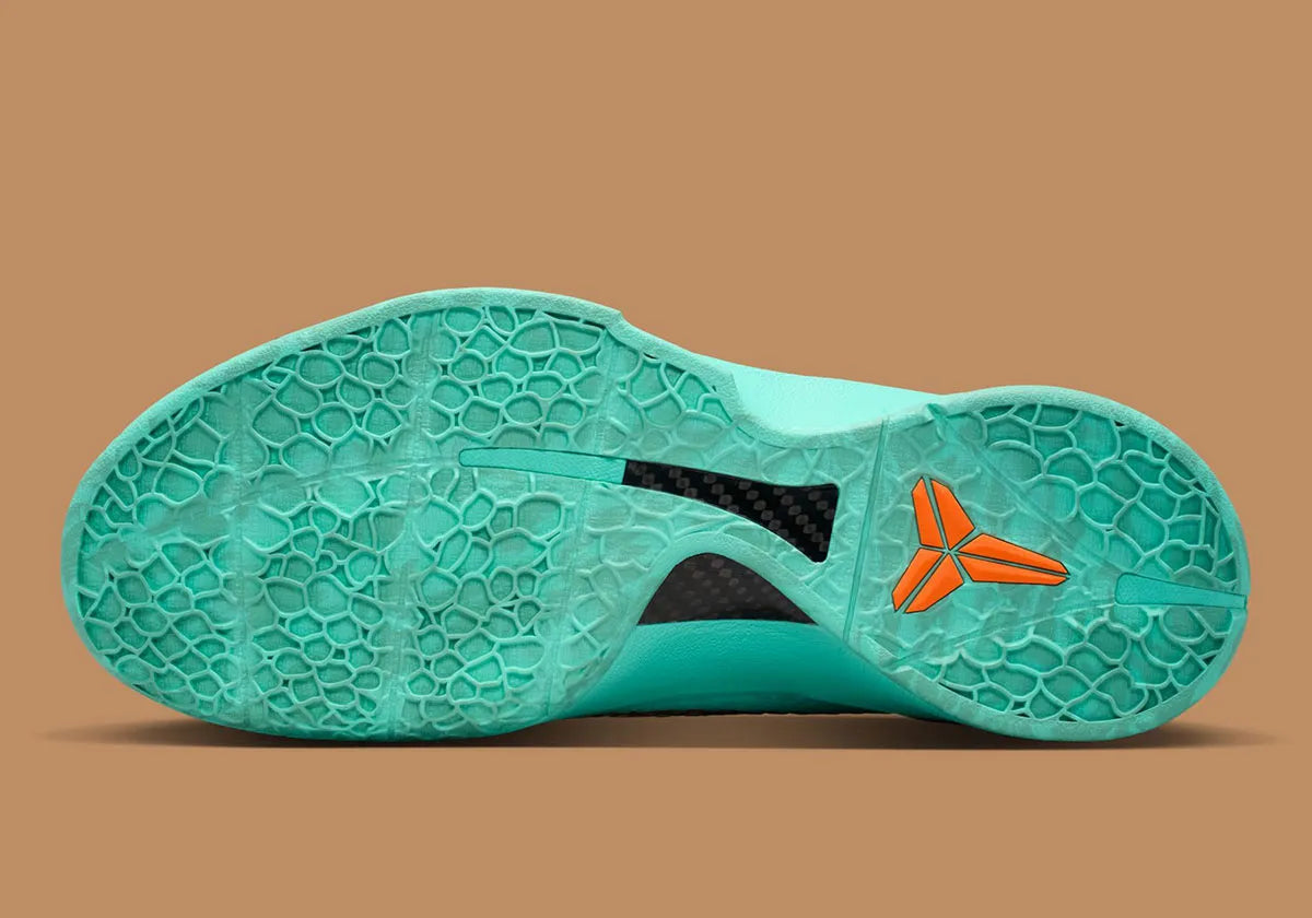 Nike Kobe 6 Protro verte Statue of Liberty avec texture scales, détails cuivrés et amorti Protro.