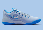 sneakers de basketball Nike Kobe 9 EM Low Protro bleu Hydrogen Blue en mesh respirant avec amorti Lunarlon et semelle adhérente.Vue de coté 