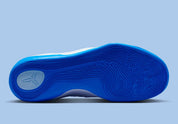sneakers de basketball Nike Kobe 9 EM Low Protro bleu Hydrogen Blue en mesh respirant avec amorti Lunarlon et semelle adhérente.Vue de la semelle 