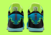 Nike Kobe 9 Elite Low Protro Perspective en Flyknit turquoise et volt avec amorti Protro et renfort talon sculpté.