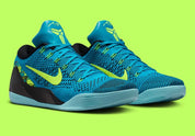 Nike Kobe 9 Elite Low Protro Perspective en Flyknit turquoise et volt avec amorti Protro et renfort talon sculpté.