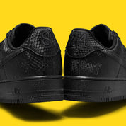 Sneakers Nike Air Force 1 Low Kobe Bryant Forever Black noires en cuir premium avec détails hommage et amorti Air iconique