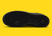 Sneakers Nike Air Force 1 Low Kobe Bryant Forever Black noires en cuir premium avec détails hommage et amorti Air iconique