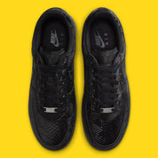 Sneakers Nike Air Force 1 Low Kobe Bryant Forever Black noires en cuir premium avec détails hommage et amorti Air iconique