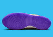 Nike Dunk Low Protro Kobe Bryant Draft Day avec tige en cuir premium, détails exclusifs inspirés de la Draft 1996, construction Protro et semelle extérieure en caoutchouc.