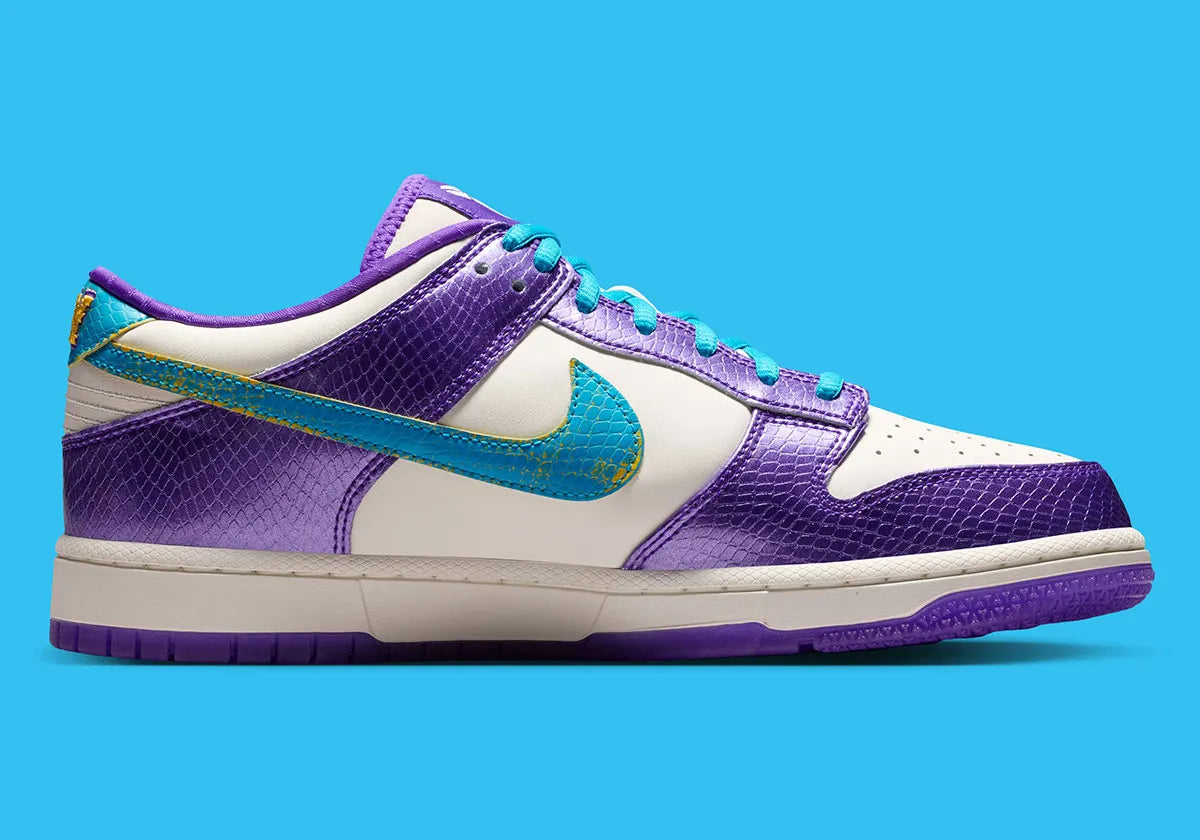 Nike Dunk Low Protro Kobe Bryant Draft Day avec tige en cuir premium, détails exclusifs inspirés de la Draft 1996, construction Protro et semelle extérieure en caoutchouc.