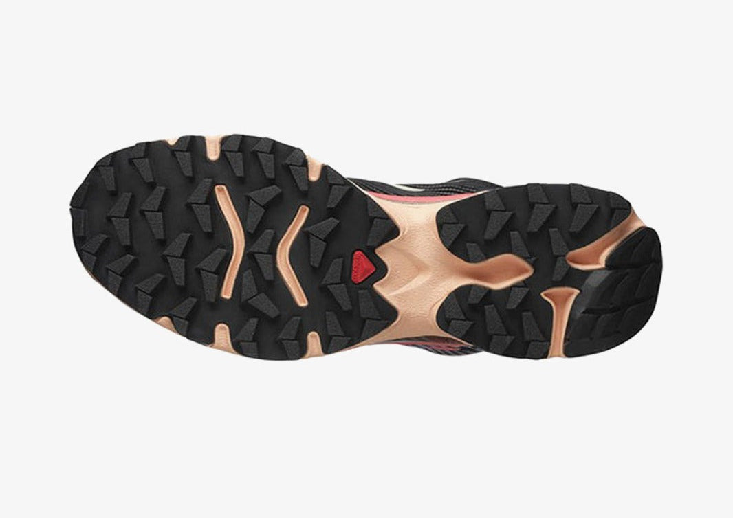 Image de la Salomon XT-4 OG Aurora Borealis Prairie Sunset, sneaker multicolore violet, turquoise et rose, tige en mesh technique avec renforts TPU translucides, semelle Contagrip, laçage Quicklace.