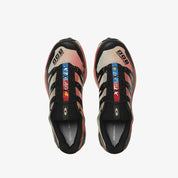 Image de la Salomon XT-4 OG Aurora Borealis Prairie Sunset, sneaker multicolore violet, turquoise et rose, tige en mesh technique avec renforts TPU translucides, semelle Contagrip, laçage Quicklace.