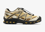Salomon XT-Quest Gore-Tex Sahara Sun White Pepper L49148800 en tons beige sable avec membrane GORE-TEX, Quicklace™ et semelle technique.
