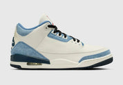 Sneakers Air Jordan 3 Retro en denim premium Levi’s, coloris Blue Denim avec éléments signature et amorti Air visible.