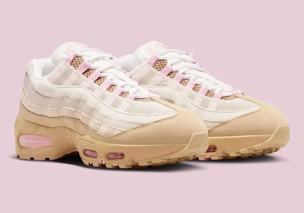 Sneakers Nike Air Max 95 OG Big Bubble Linen en mesh et suède beige avec unités Air visibles surdimensionnées et design ondulé iconique.Vue de coté