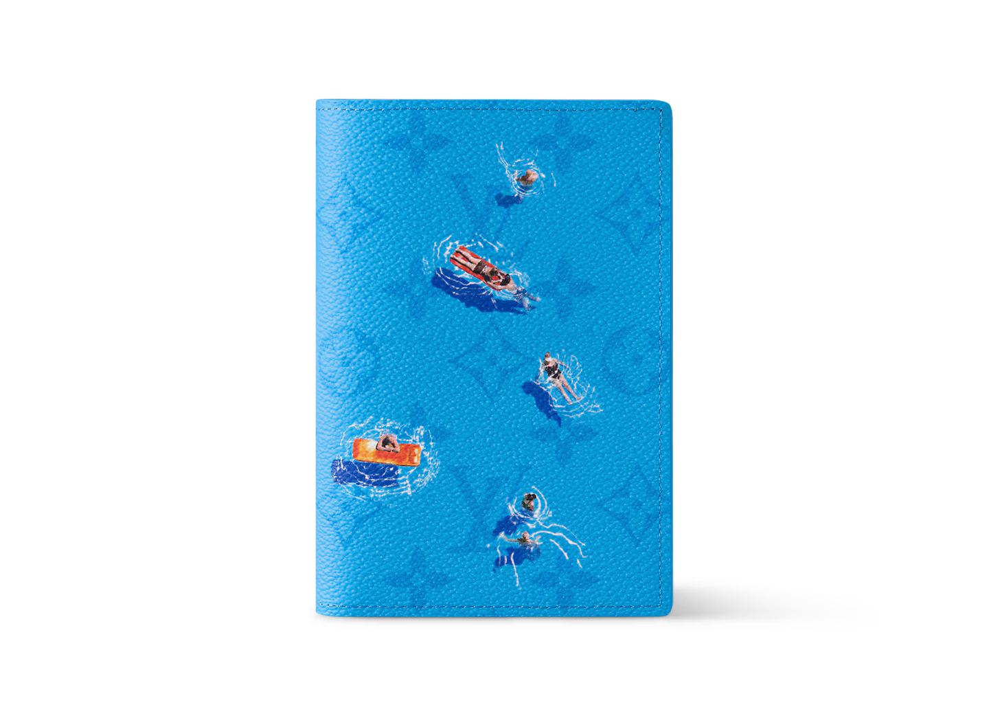 Louis Vuitton Pool Passport Cover Blue Lagoon, porte-passeport bleu en toile Monogram avec scène sportive miniature et intérieur en cuir.