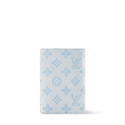 Louis Vuitton Passport Cover, porte-passeport marron en toile Monogram avec motif LV, intérieur en cuir et compartiments pour cartes.